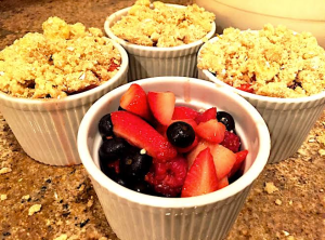 healthy berry crumble